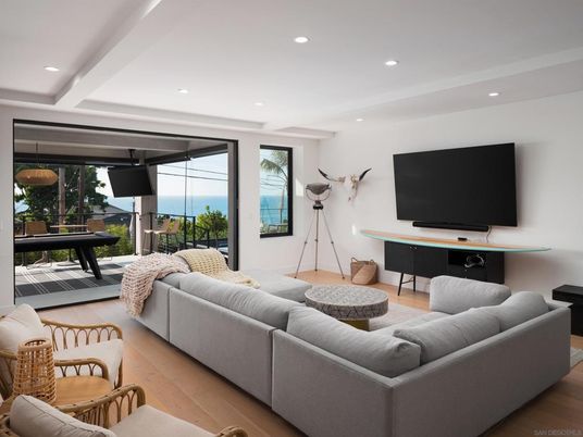 Interior, Living room, Recessed Lighting, Water, Wood Texture Flooring