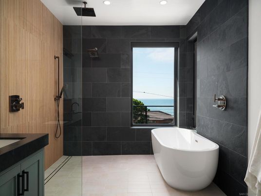Bathroom, Free Standing Baths, Glass Shower, Interior, Recessed Lighting, Water