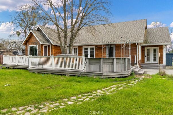 Backyard, Exterior, Facade, Brick Facade, Cape Cod