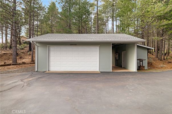 Detached Garage, Exterior