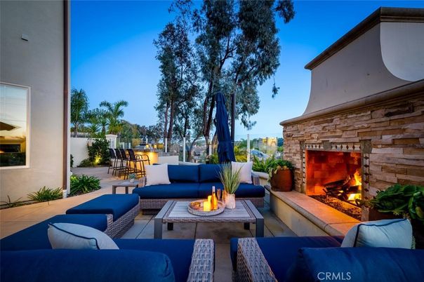 Exterior, Fireplace