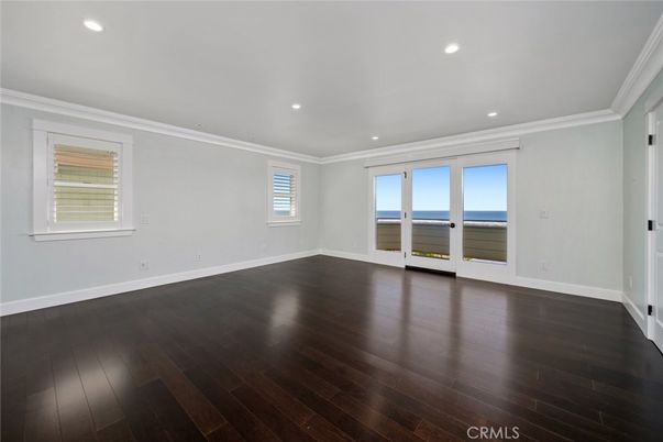 Empty room, Interior, Recessed Lighting, Water, Wood Texture Flooring