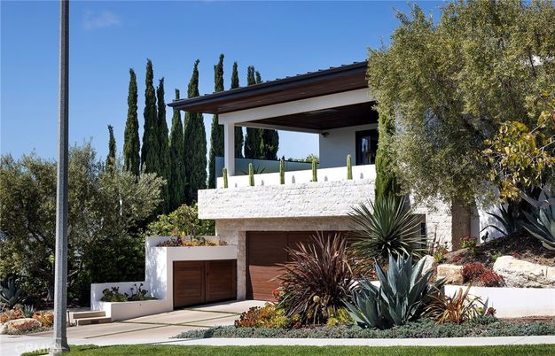Attached, Exterior, Facade, Modern