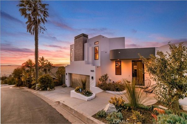 Attached, Exterior, Facade, Modern