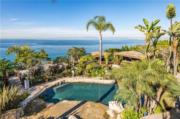Exterior, Lake, Pool, Water