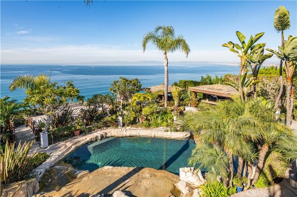 Exterior, Pool, Water