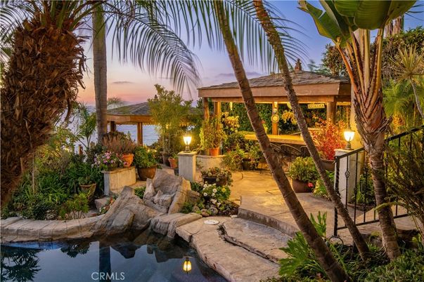 Exterior, Pool, Water