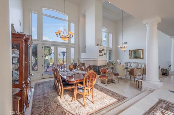 Chandelier, Dining room, Fireplace, Interior, Pendant Lights