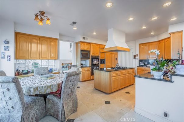 Dining room, Interior, Kitchen, Recessed Lighting