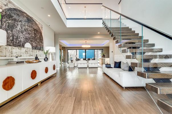 Chandelier, Dining room, Interior, Living room, Pendant Lights, Recessed Lighting, Wood Texture Flooring