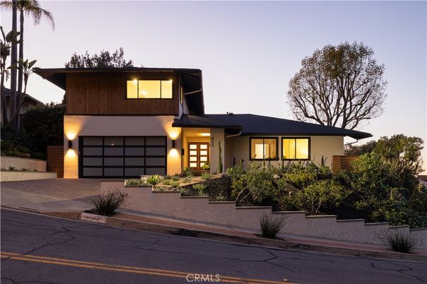 Attached, Exterior, Facade, Modern