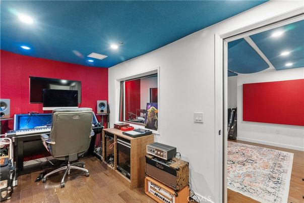 Home Office, Interior, Recessed Lighting, Wood Texture Flooring