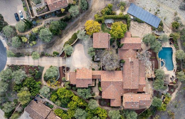 Exterior, Drone