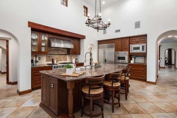Chandelier, Interior, Kitchen, Recessed Lighting, Stainless Steel Appliances