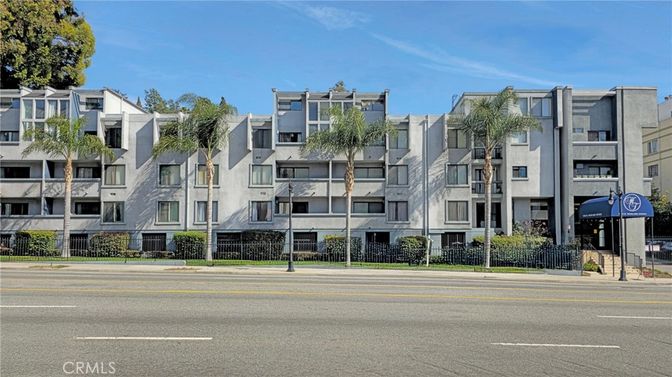 Exterior, Facade, Condo Building