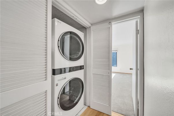 Interior, Recessed Lighting, Utility Closets, Washer, Wood Texture Flooring
