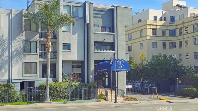Exterior, Facade, Condo Building