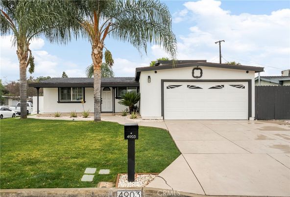 Attached, Exterior, Facade, Ranch
