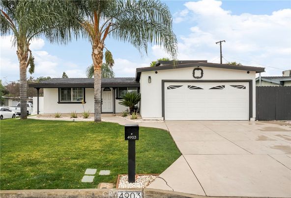 Attached, Exterior, Facade, Ranch
