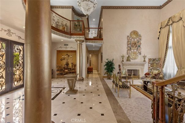 Chandelier, Fireplace, Interior, Recessed Lighting