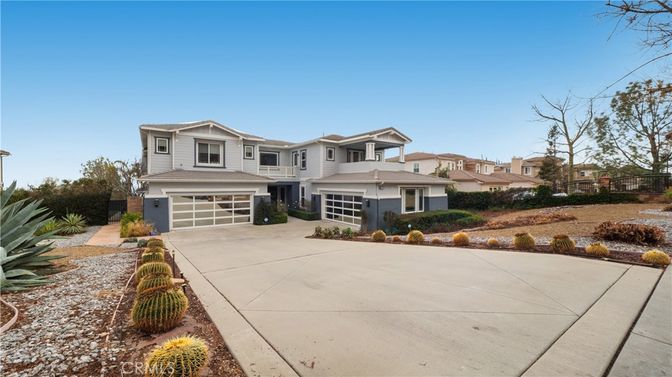 Attached, Exterior, Facade, Mediterranean