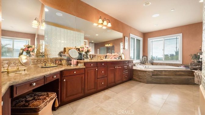 Bathroom, Dual Sink Vanities, Interior, Recessed Lighting