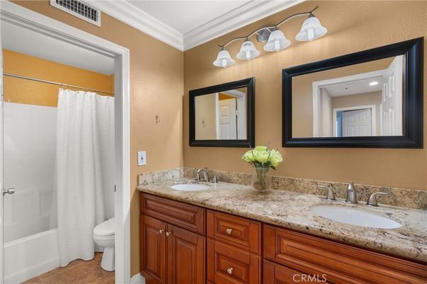 Bathroom, Dual Sink Vanities, Interior