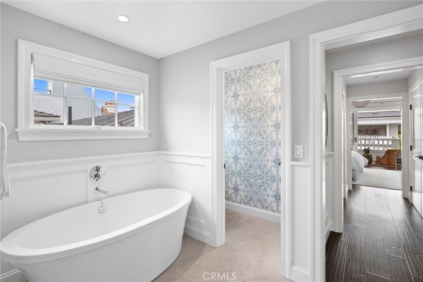 Bathroom, Free Standing Baths, Interior, Recessed Lighting, Wood Texture Flooring