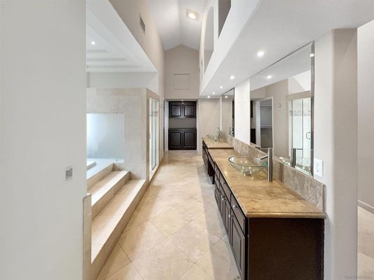 Bathroom, Dual Sink Vanities, Interior, Recessed Lighting