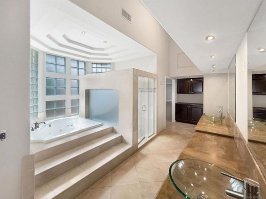 Bathroom, Interior, Recessed Lighting