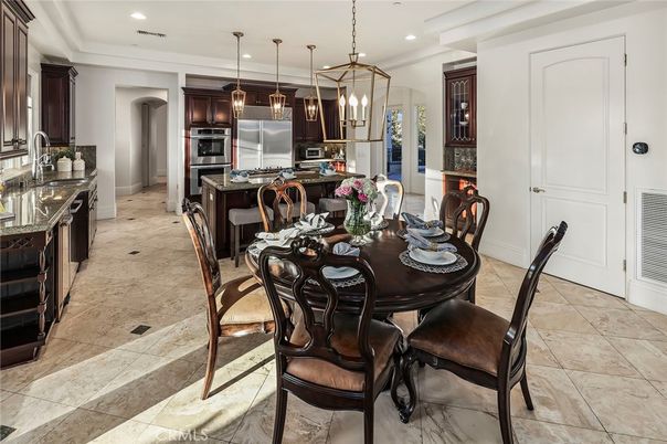 Dining room, Interior, Kitchen, Pendant Lights, Recessed Lighting, Stainless Steel Appliances