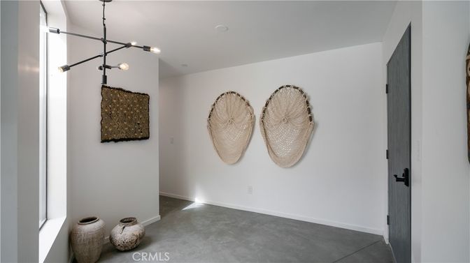 Empty room, Interior, Pendant Lights