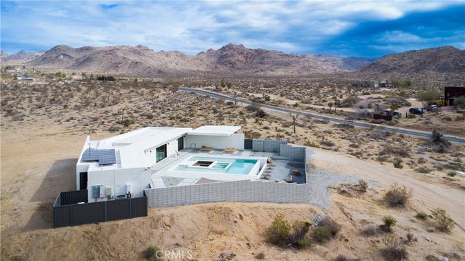 Exterior, Drone