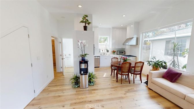 Dining room, Interior, Kitchen, Recessed Lighting, Wood Texture Flooring
