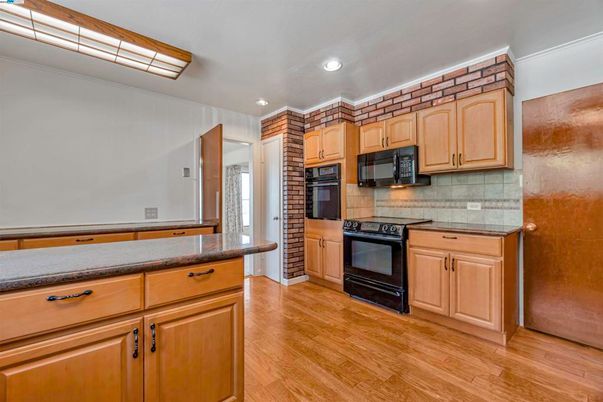 Interior, Kitchen, Recessed Lighting, Wood Texture Flooring