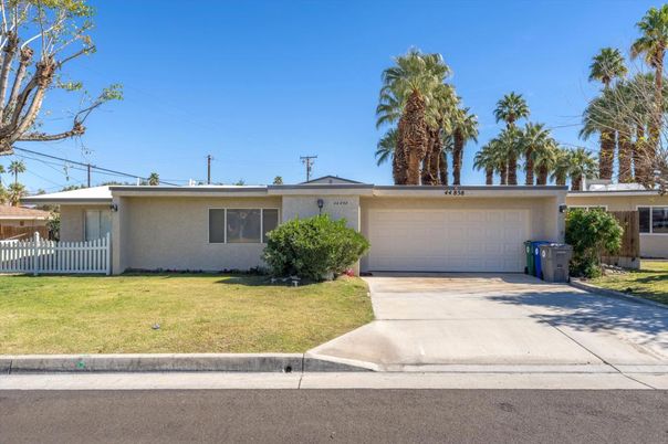 Attached, Exterior, Facade, Ranch