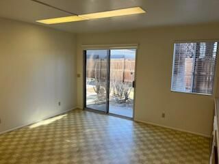 Empty room, Interior