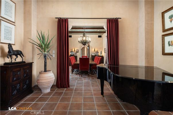 Chandelier, Dining room, Interior, Piano