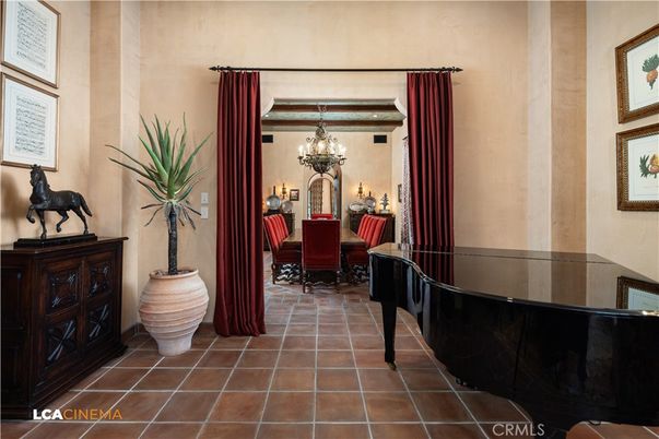 Chandelier, Dining room, Interior, Piano