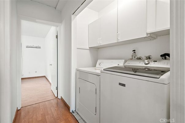 Interior, Utility Closets, Washer, Wood Texture Flooring