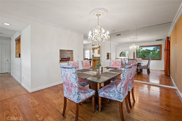 Chandelier, Dining room, Interior, Recessed Lighting, Wood Texture Flooring