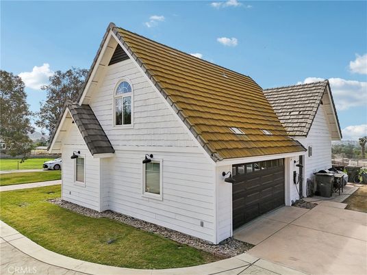 Attached, Exterior, Facade, A Frame