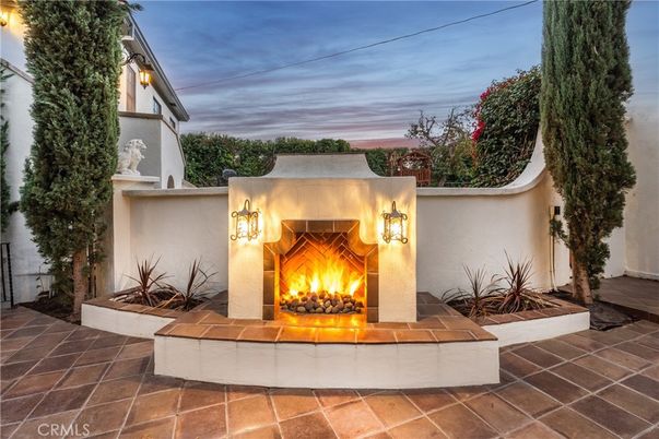 Exterior, Fireplace