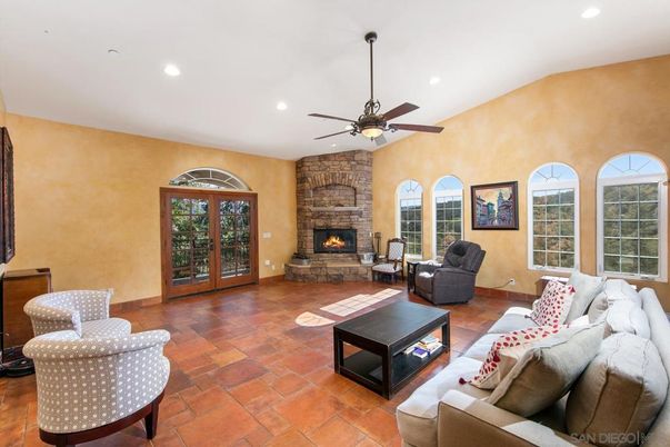 Fireplace, Interior, Living room, Recessed Lighting