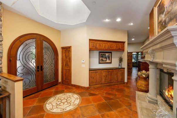 Fireplace, Interior, Recessed Lighting