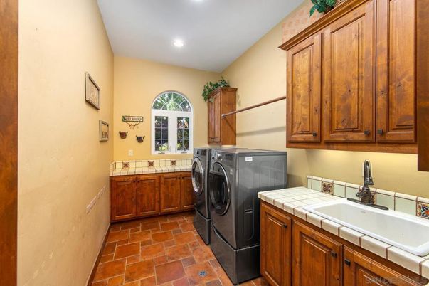 Interior, Recessed Lighting, Washer