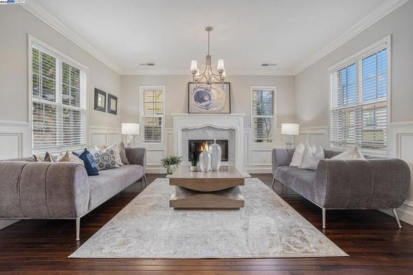 Chandelier, Fireplace, Interior, Living room, Pendant Lights, Wood Texture Flooring