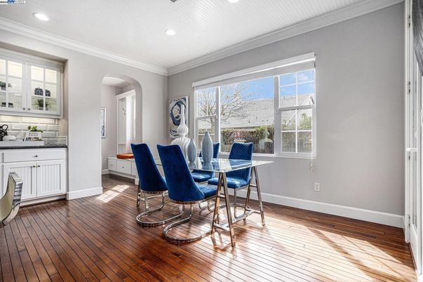 Dining room, Interior, Recessed Lighting, Wood Texture Flooring