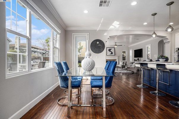 Dining room, Interior, Kitchen, Pendant Lights, Recessed Lighting, Wood Texture Flooring