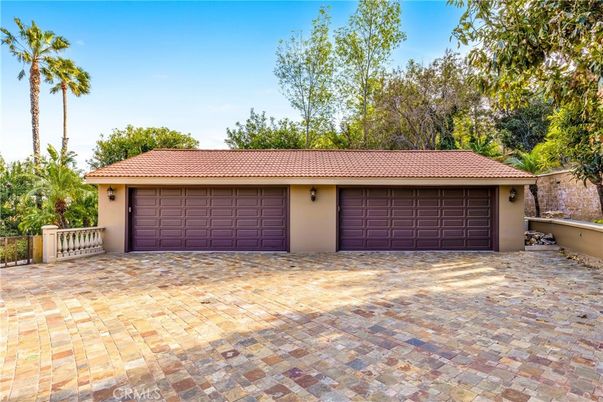 Detached Garage, Exterior